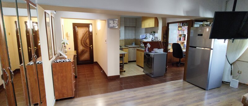 Decebal, Piata Muncii,